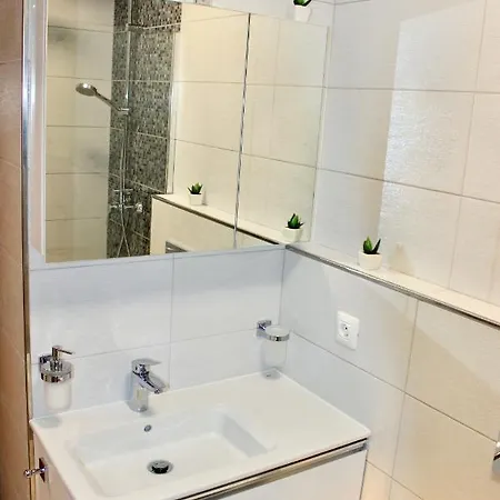 3bdr House - Perfect Location In