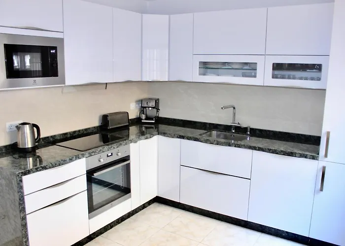 3Bdr House - Perfect Location In El Medano 아파트 *